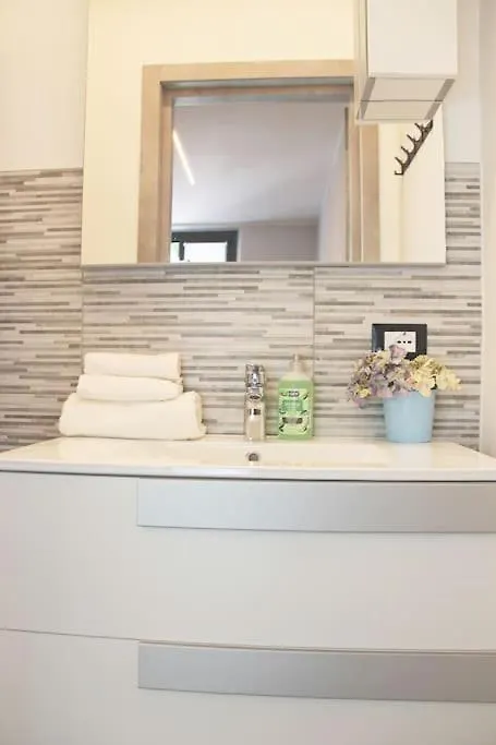 Intero Appartamento Giulietta - Fiera Ospedale Borgo Roma - Free Parking - Free Wi-Fi Verona Italy