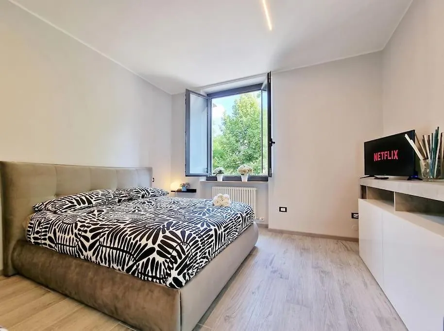 Apartment Intero Appartamento Giulietta - Fiera Ospedale Borgo Roma - Free Parking - Free Wi-Fi Verona Italy